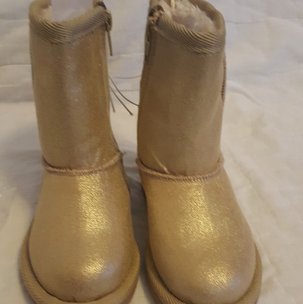 Boots in Gold Shimmer